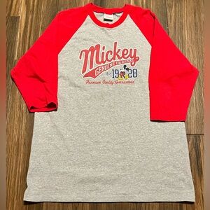 Disney Mickey Mouse Red and Gray Raglan Baseball Tee Adult Size Large Vintage